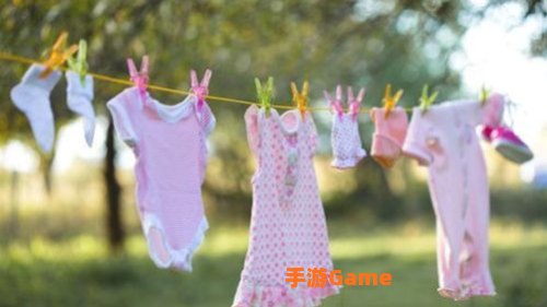 放在阴凉处慢慢晾干的衣服
